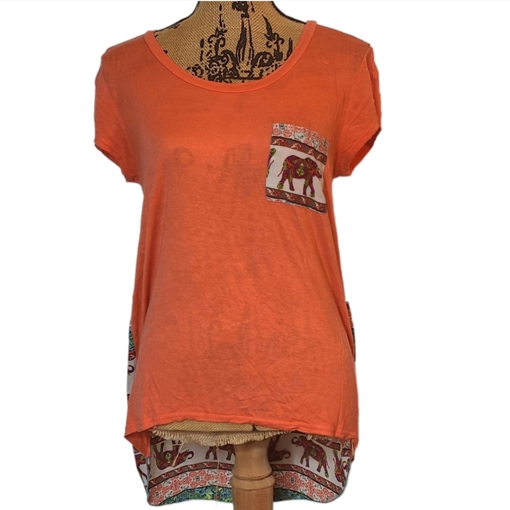 🐘🧡 Rue21 Elephant High-Low Tee · Size M · Whimsical & Lightweight